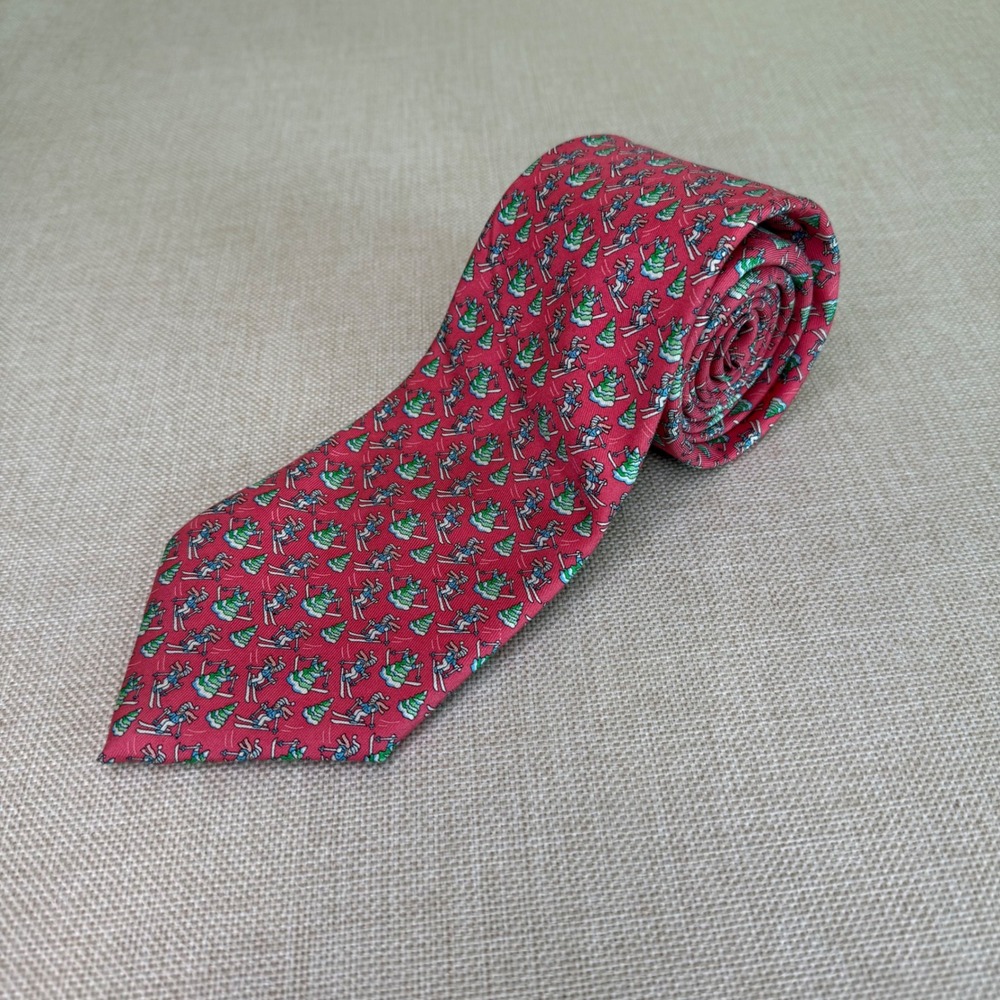 Vineyard Vines Mens Pink Skiing Skier Silk Tie Holiday Winter Novelty